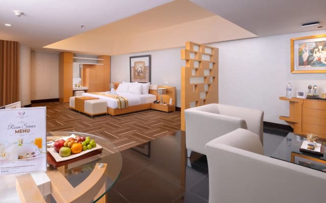 Merlynn Park Hotel - photo 3