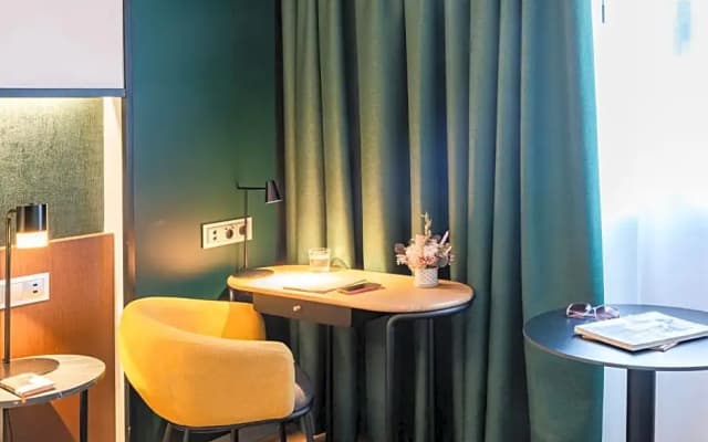 Crowne Plaza Madrid - Centre Retiro by IHG - photo 11