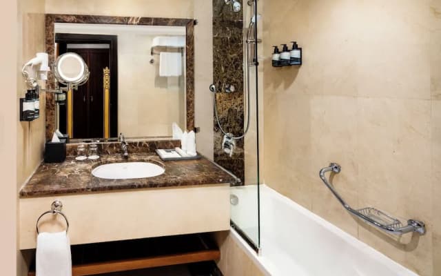 Millennium Taiba Hotel - photo 4