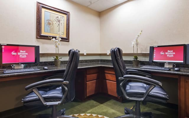 Best Western Plus Montezuma Inn & Suites - photo 2