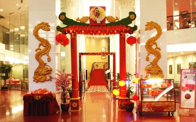 Merlynn Park Hotel - photo 4