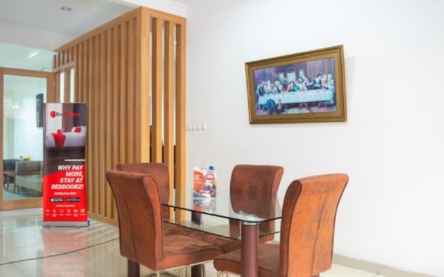 RedDoorz Plus near Siloam Karawaci - photo 1