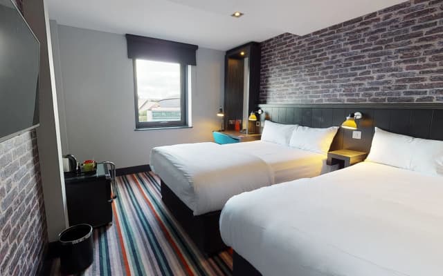 Village Hotel Edinburgh - photo 4