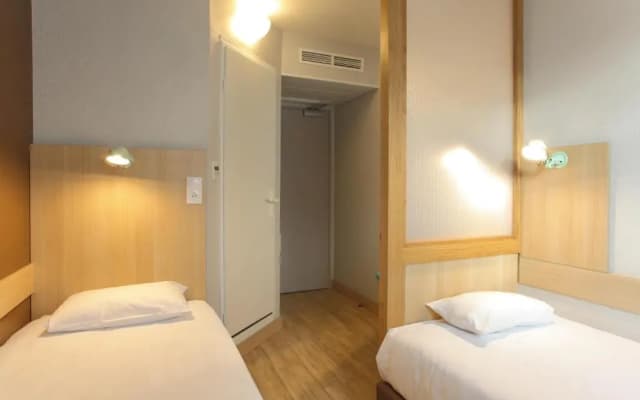 Reseda Hotel - photo 1