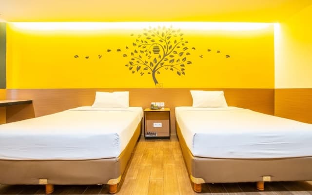 Yellow Bee Tangerang - photo 2