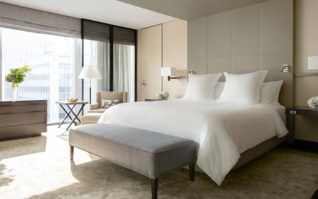 Four Seasons Hotel Tokyo at Marunouchi - photo 3