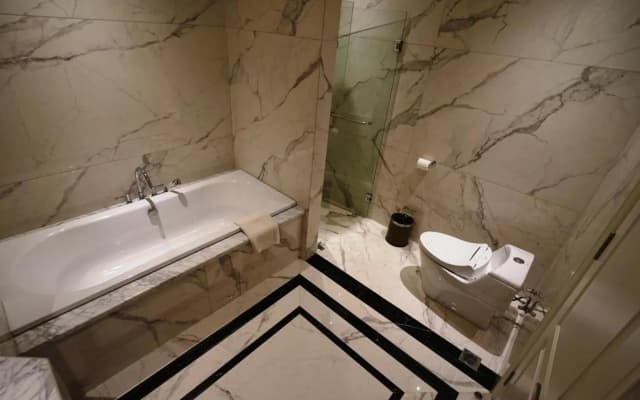 The Grantage Hotel & Sky Lounge - photo 4