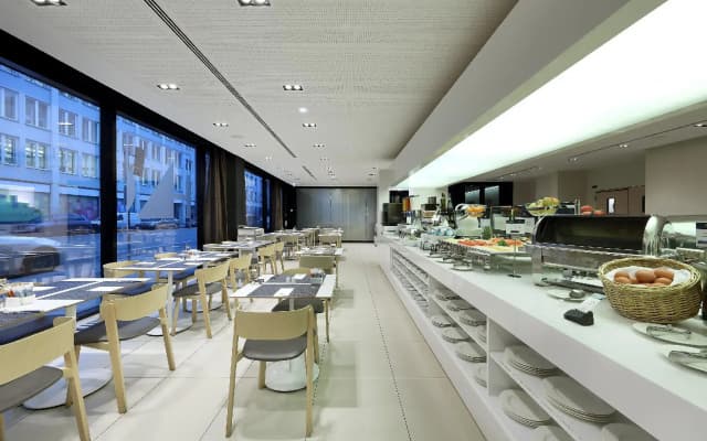 Eurostars Book Hotel - photo 2