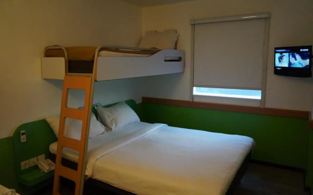 Hotel ibis budget Jakarta Airport - photo 6