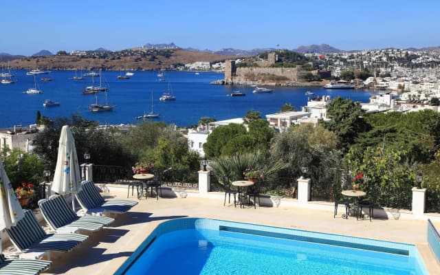 Manzara Boutique Hotel - photo 1