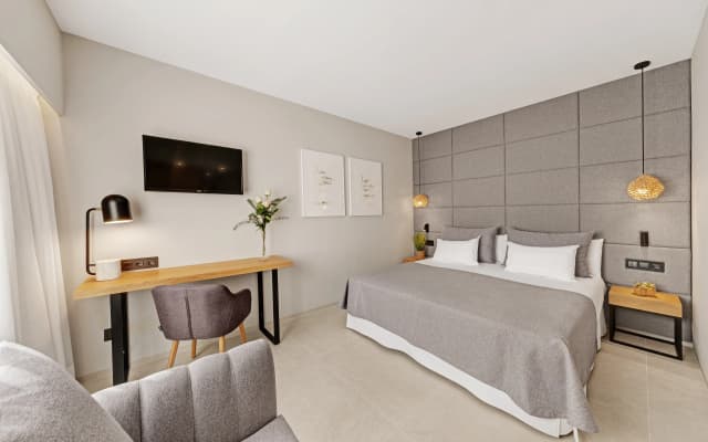 Hotel Almudaina - photo 2