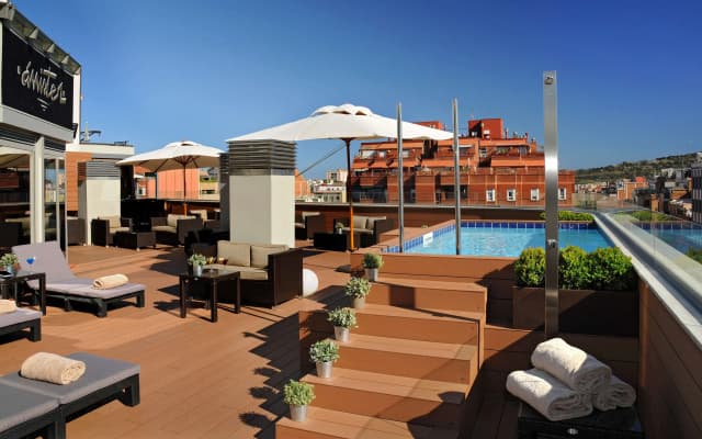 Sercotel Amister Art Hotel - photo 2