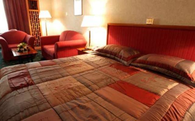 The George Hotel - photo 3
