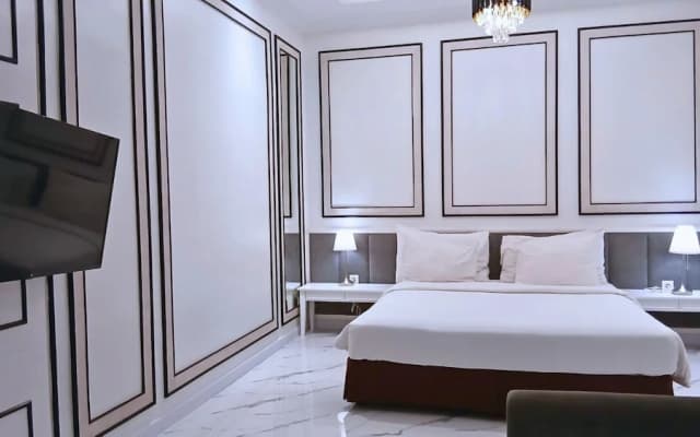 The Grantage Hotel & Sky Lounge - photo 2