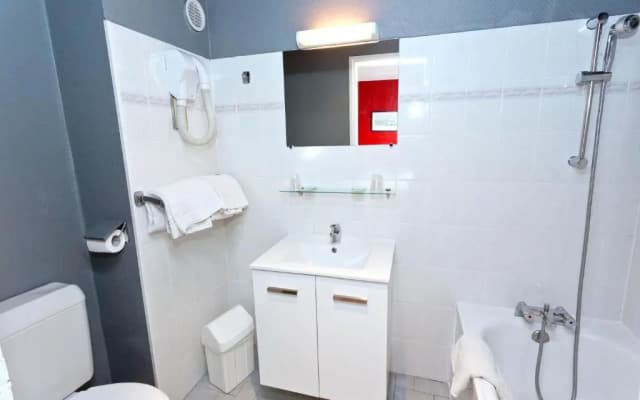 Hipotel Paris Belgrand Marie 20ème - photo 7