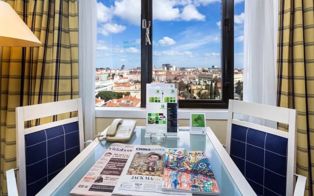 Holiday Inn Lisbon by IHG - photo 2