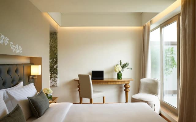 Titania Hotel - photo 4