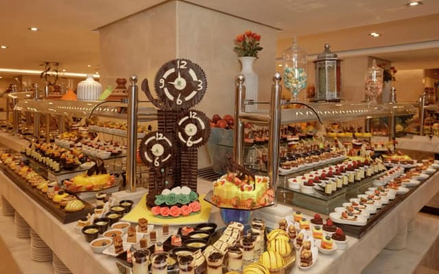 Maysan Al Harithia Hotel - photo 1