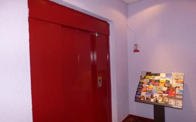 Central Hotel - photo 2