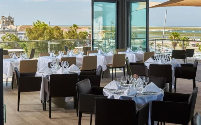 Occidental Faro Hotel - photo 2