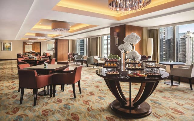 Shangri-La Jakarta Hotel - photo 1