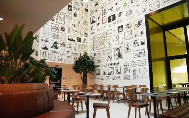 So City Hotel - photo 4