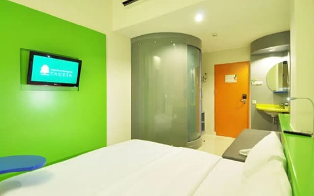 POP! Hotel BSD City Tangerang - photo 2