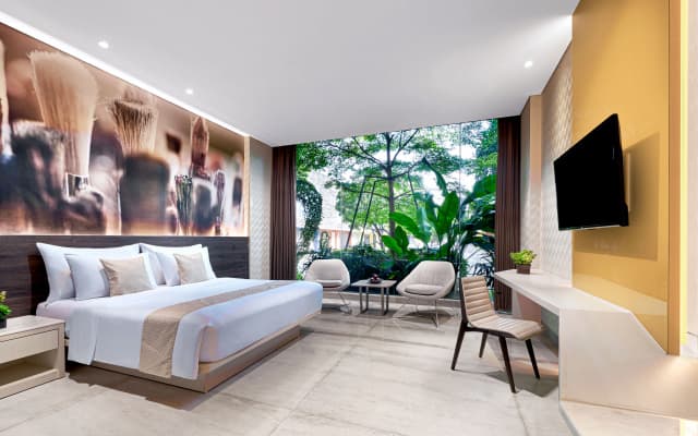 FM7 Resort Hotel - photo 3