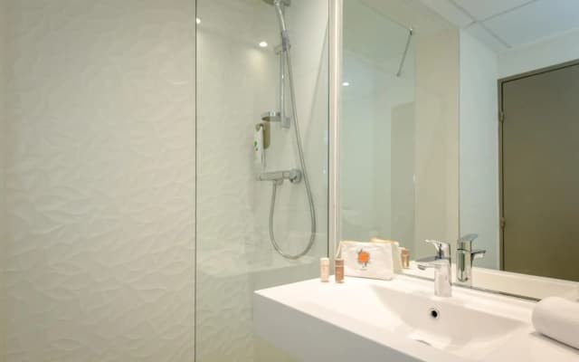 ibis Styles Cannes le Cannet - photo 8