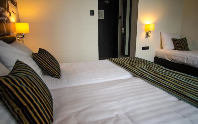 Hotel Cornelisz - photo 2
