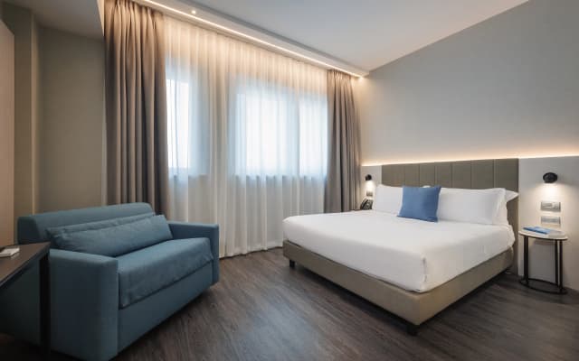 IH Hotels Milano Centrale Hotel - photo 3