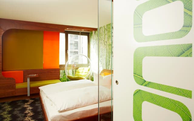 Cocoon Stachus - photo 4