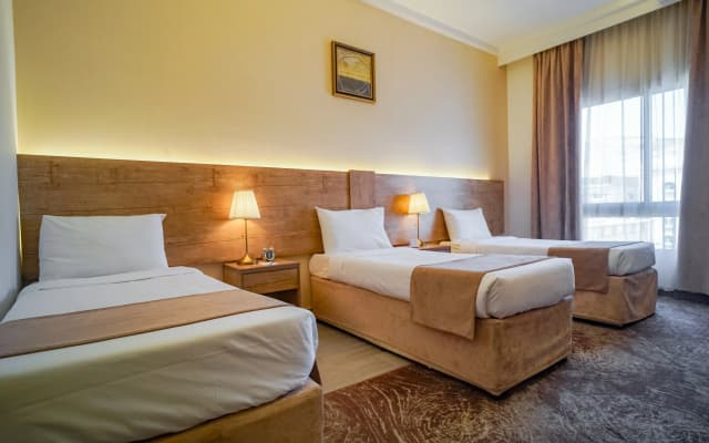 Emaar Legend - photo 1