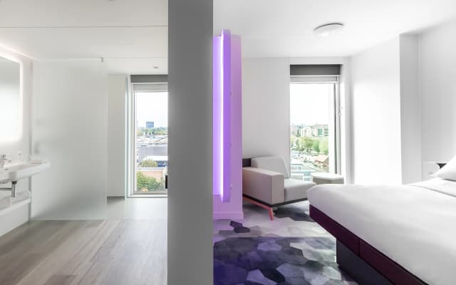 YOTEL Edinburgh - photo 3