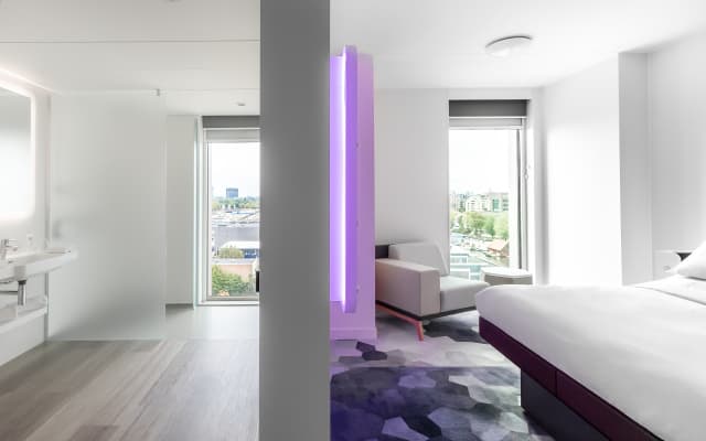YOTEL Amsterdam - photo 4