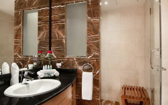Makkah Hotel - photo 2
