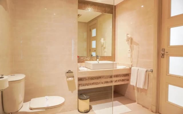 Charmillion Club Resort - photo 3
