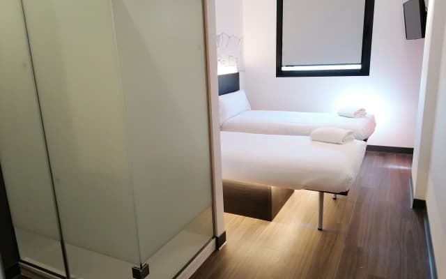 easyHotel Málaga City Centre - photo 2