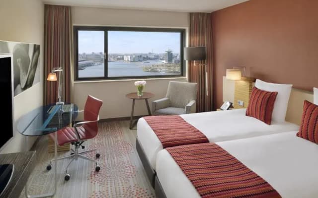 Mövenpick Hotel Amsterdam City Centre - photo 1