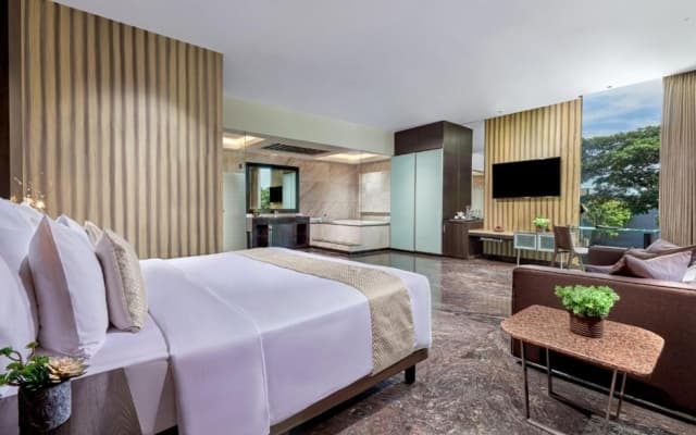 FM7 Resort Hotel - photo 10