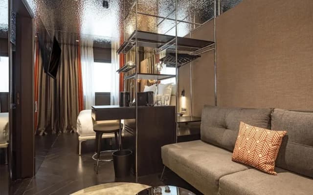 Adia Aluma Athens, Curio Collection By Hilton - photo 1