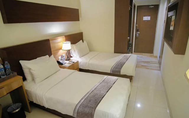 Sapphire Sky Hotel BSD City - photo 4