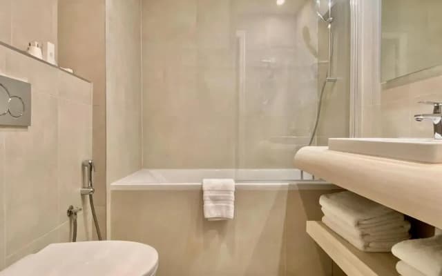 Hotel Central Saint Germain - photo 9