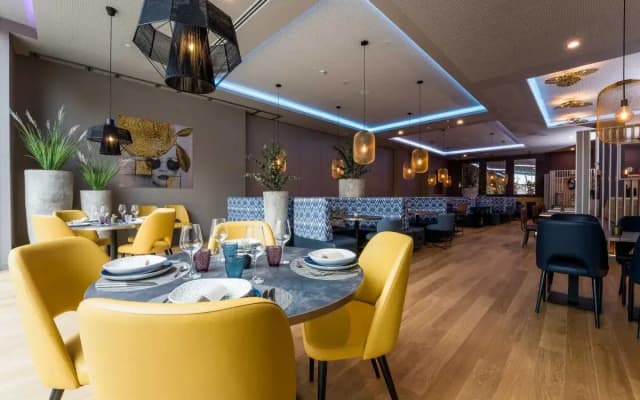 Leonardo Royal Hotel Barcelona Fira - photo 3