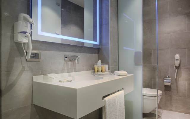 Tav Airport Hotel Izmir - photo 2