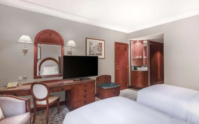 Madinah Hilton - photo 2