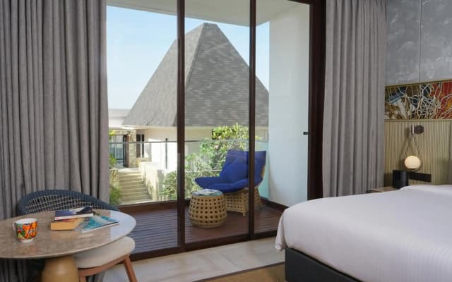 Pullman Lombok Merujani Mandalika Beach Resort - photo 4
