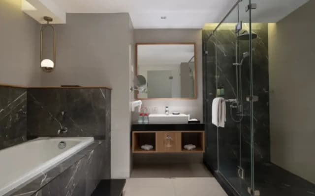 Hotel Santika Premiere Bintaro - photo 1