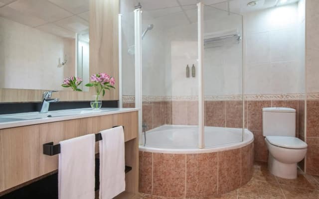 Hotel De La Jatte - photo 1