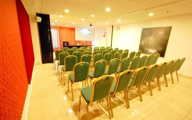 Hotel Adonis Plaza - photo 1
